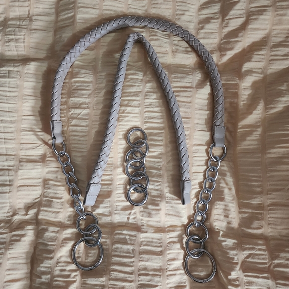 Miche Prima Sized Base Bag With Changeable Shell, Straps, And Rings - Picture 5 of 7